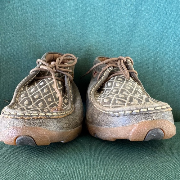 Twisted X
Women's Tooled Chukka Driving Mocs - Picture 9 of 9